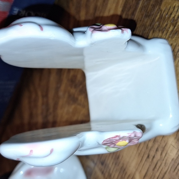 Vintage 1983 Avon Bunny Rabbit Salt and Pepper Shakers-Napkin Holder - Picture 6 of 9